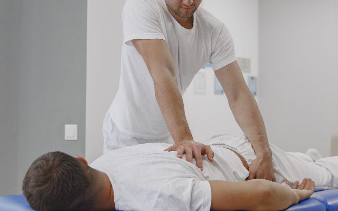 The Top 5 Criteria to Select the Best Chiropractor